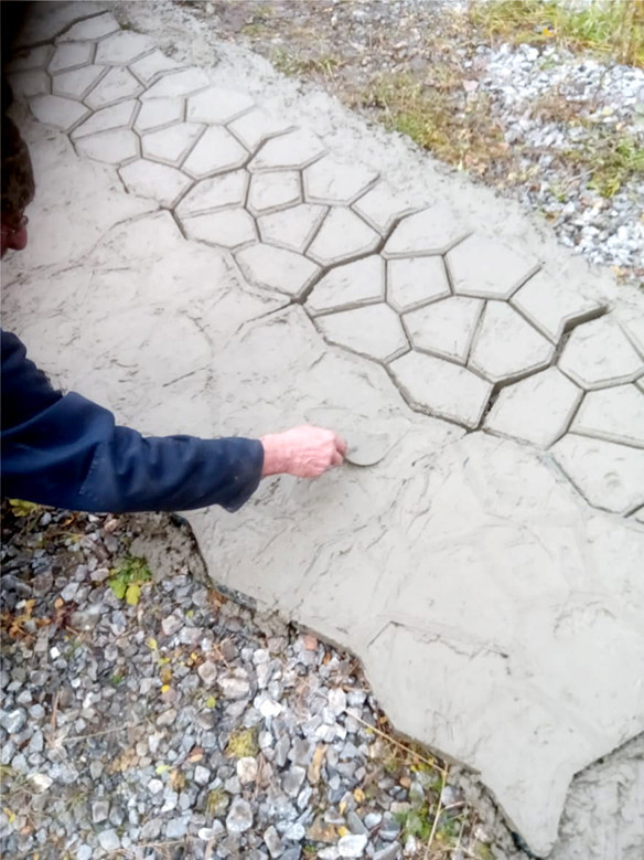 Paving slab casting mold