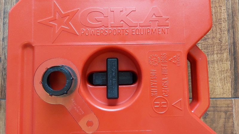 Gas can opener with handle for Rotopax/GKA