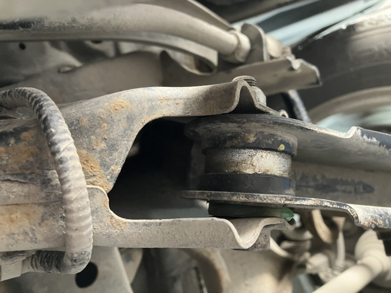 Lower lateral control arm rear silent block, rear suspension (body)